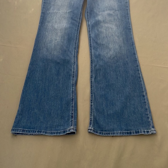 OLD navy HIGH-RISE Flare Legs size 8” Womens JEANS - Picture 7 of 12
